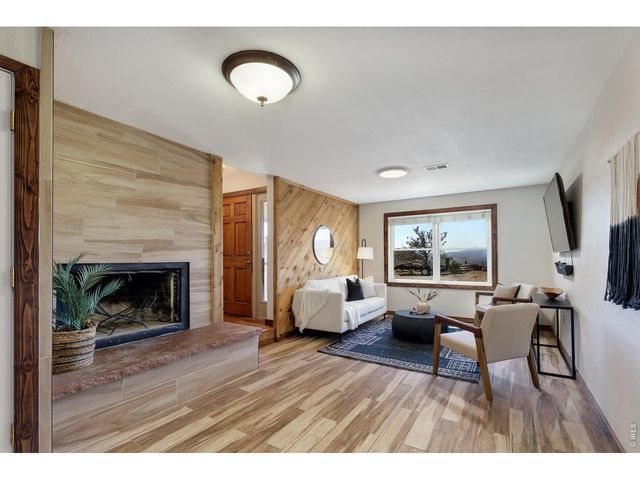 1050 Sunrise Dr, Lyons, CO 80540