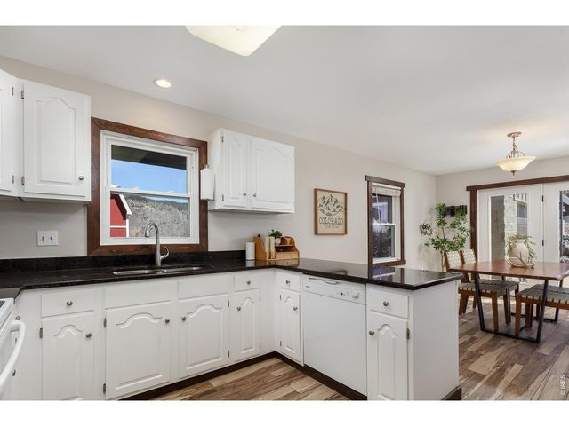 1050 Sunrise Dr, Lyons, CO 80540