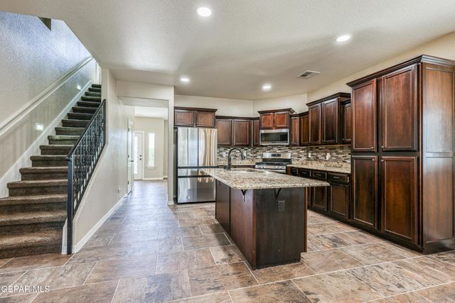 5525 VALLEY CEDAR Drive, El Paso, TX 79932