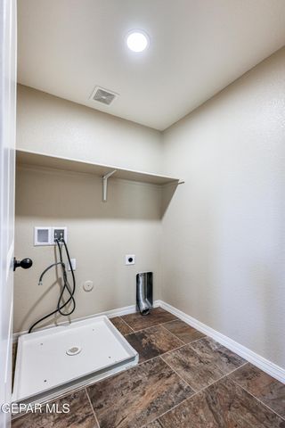 5525 VALLEY CEDAR Drive, El Paso, TX 79932