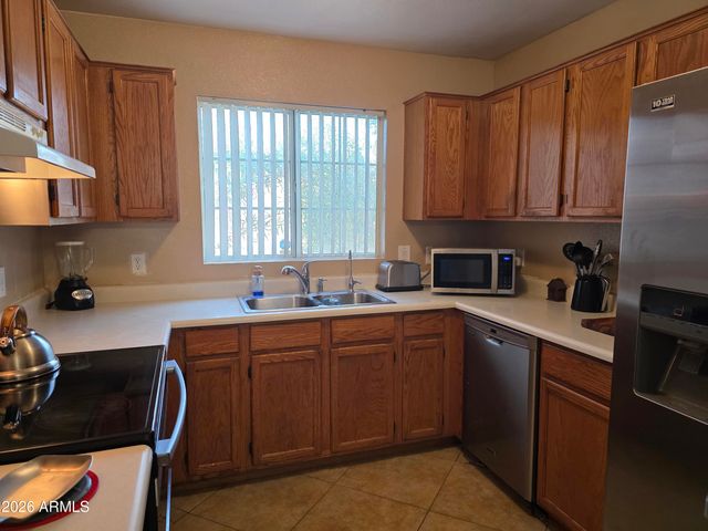 8641 W ROANOKE Avenue, Phoenix, AZ 85037