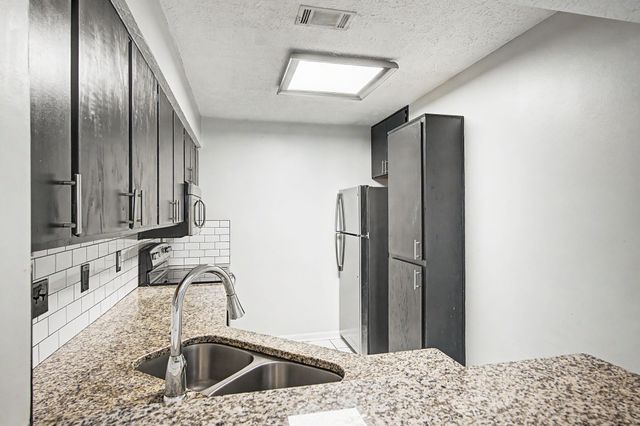 614 Poplar Pl, Nashville, TN 37216