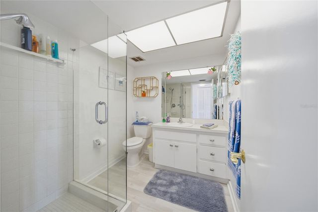 19029 US HIGHWAY 19 N 9-401, Clearwater, FL 33764