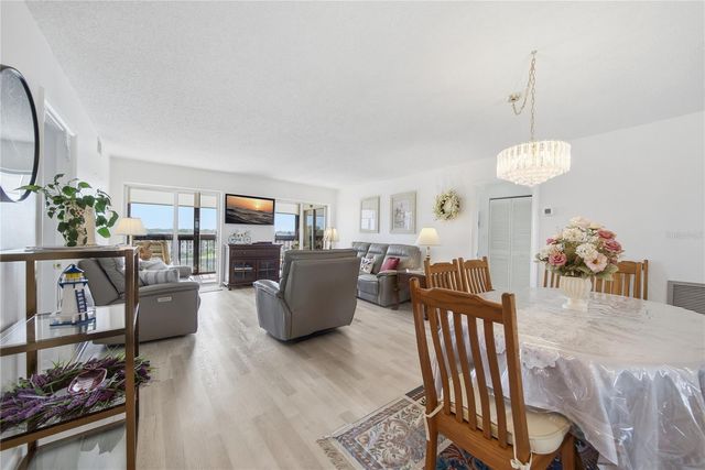 19029 US HIGHWAY 19 N 9-401, Clearwater, FL 33764