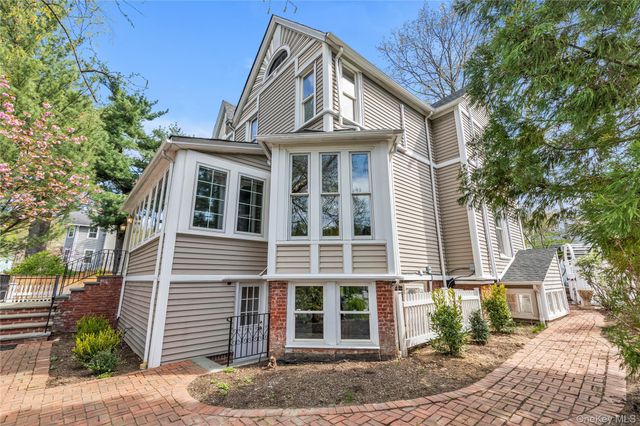 51 Park Place, Sea Cliff, NY 11579