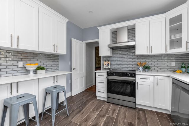 51 Park Place, Sea Cliff, NY 11579