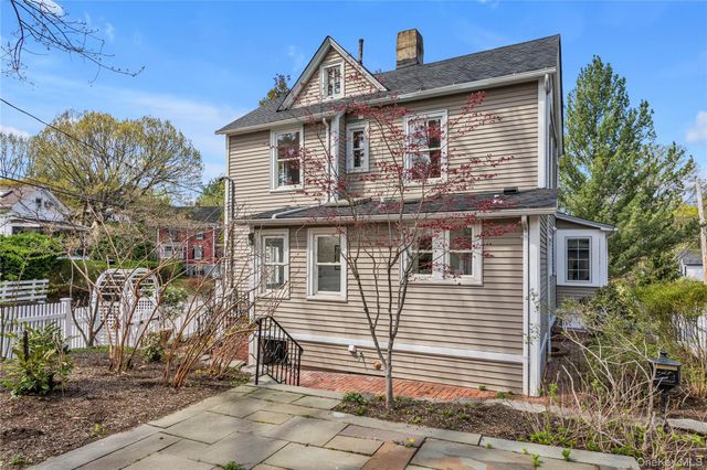 51 Park Place, Sea Cliff, NY 11579