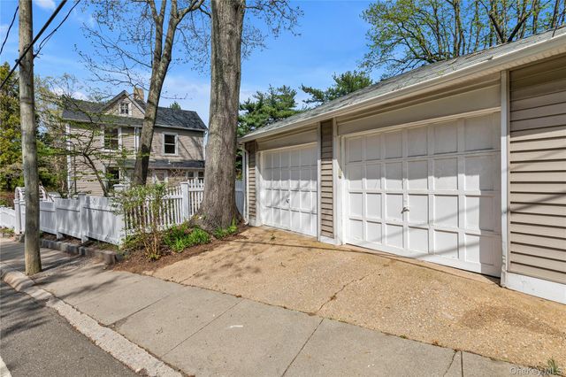 51 Park Place, Sea Cliff, NY 11579