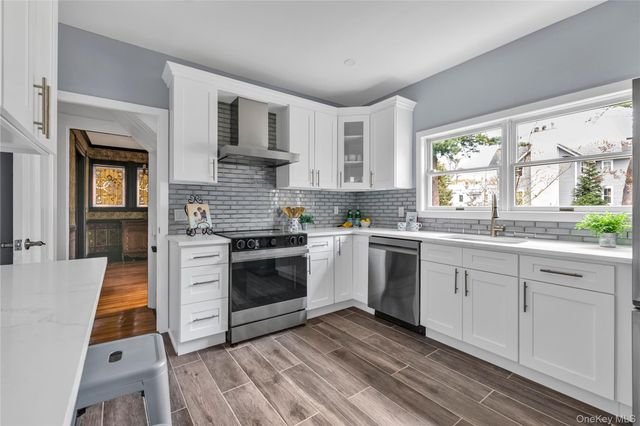 51 Park Place, Sea Cliff, NY 11579