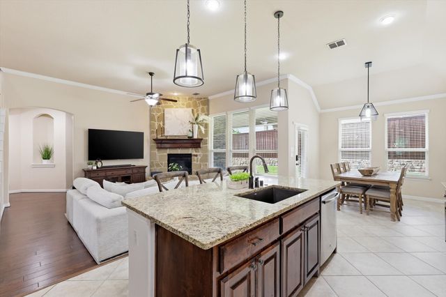 9714 Amberwoods Lane, Frisco, TX 75035