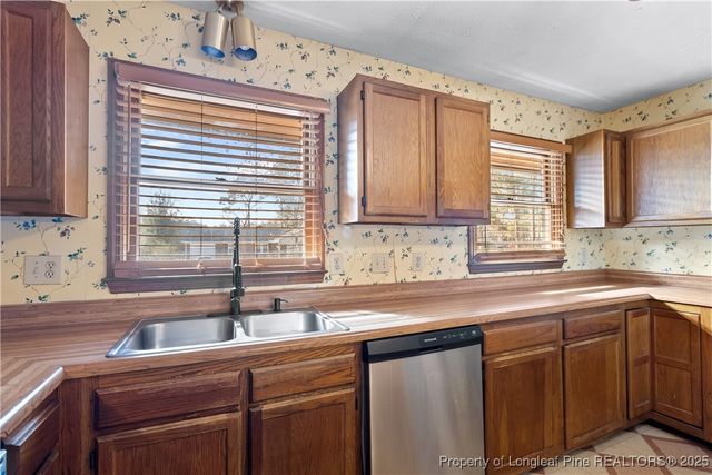5703 Lochness Court, Fayetteville, NC 28304