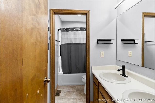 5703 Lochness Court, Fayetteville, NC 28304