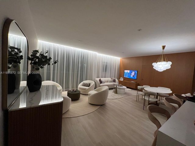 31 SE 5th St 3921, Miami, FL 33131