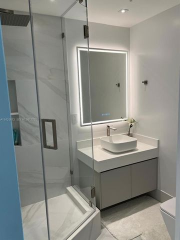 31 SE 5th St 3921, Miami, FL 33131