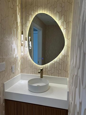 31 SE 5th St 3921, Miami, FL 33131