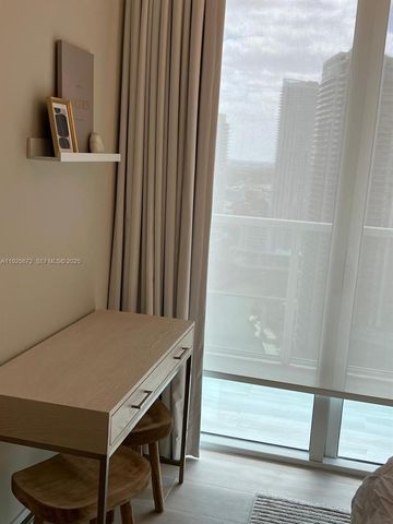 31 SE 5th St 3921, Miami, FL 33131