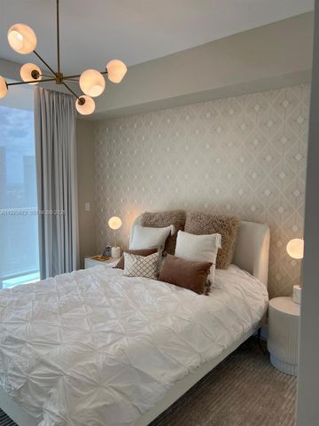 31 SE 5th St 3921, Miami, FL 33131