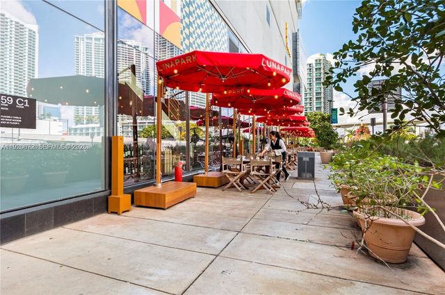 31 SE 5th St 3921, Miami, FL 33131