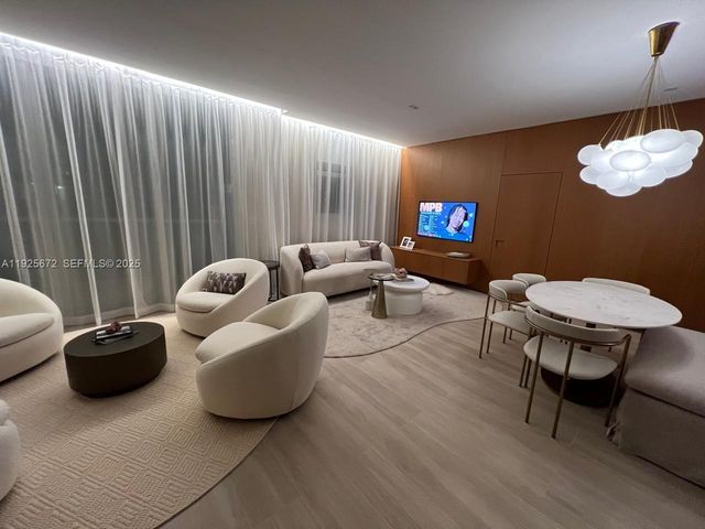 31 SE 5th St 3921, Miami, FL 33131