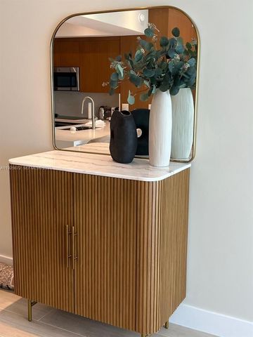 31 SE 5th St 3921, Miami, FL 33131