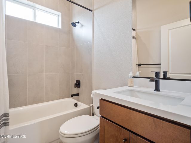 408 Kelsey Court, Minden, NV 89423