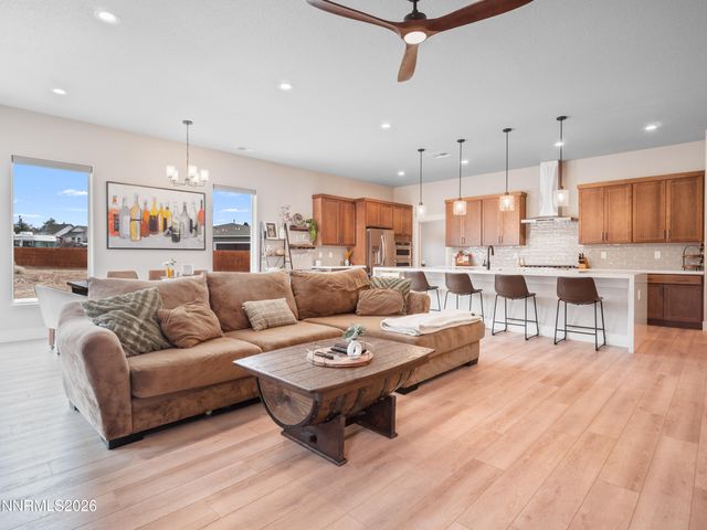 408 Kelsey Court, Minden, NV 89423