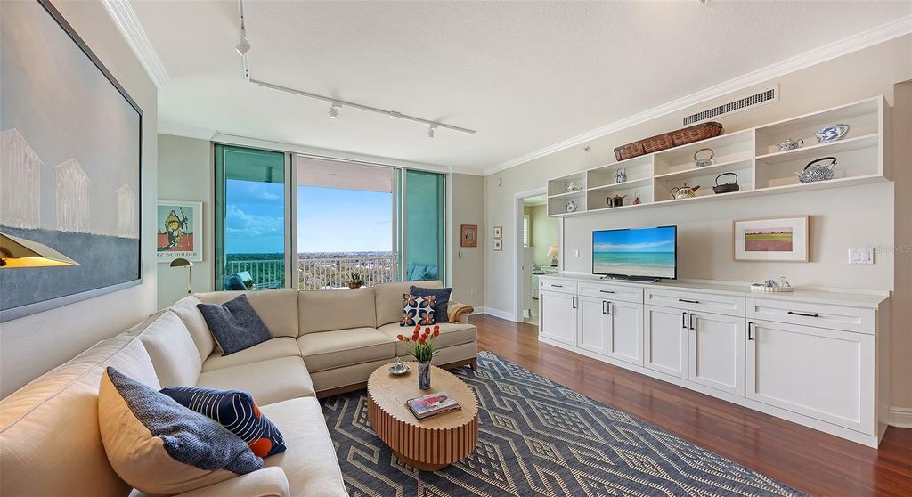 Image 13 of property listing at 1771 RINGLING BOULEVARD 1008, Sarasota, FL 34236