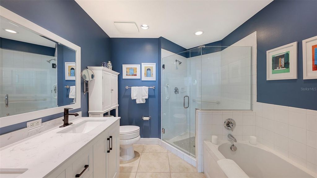 Image 23 of property listing at 1771 RINGLING BOULEVARD 1008, Sarasota, FL 34236