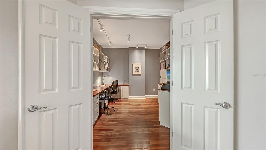 Image 24 of property listing at 1771 RINGLING BOULEVARD 1008, Sarasota, FL 34236