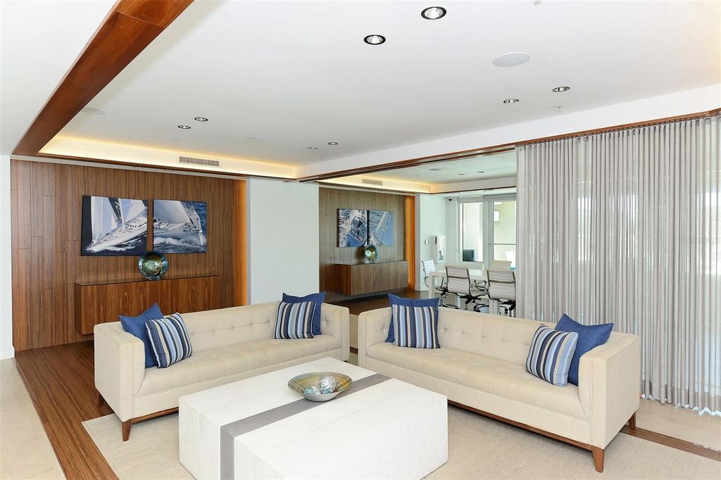 Image 32 of property listing at 1771 RINGLING BOULEVARD 1008, Sarasota, FL 34236