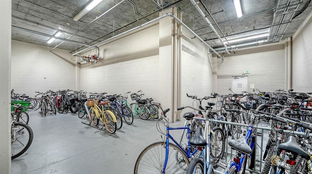 Image 37 of property listing at 1771 RINGLING BOULEVARD 1008, Sarasota, FL 34236