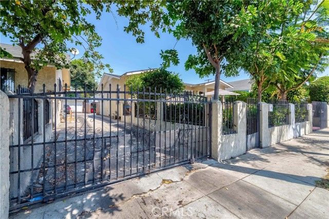 623 E 36th Street, Los Angeles, CA 90011