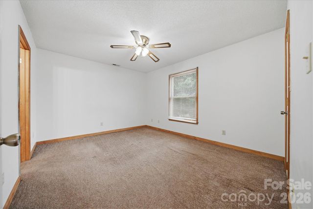 1118 St Michaels Drive SE, Conover, NC 28613