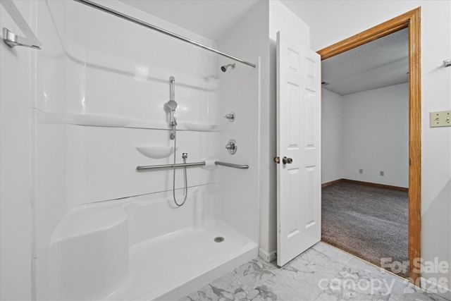 1118 St Michaels Drive SE, Conover, NC 28613