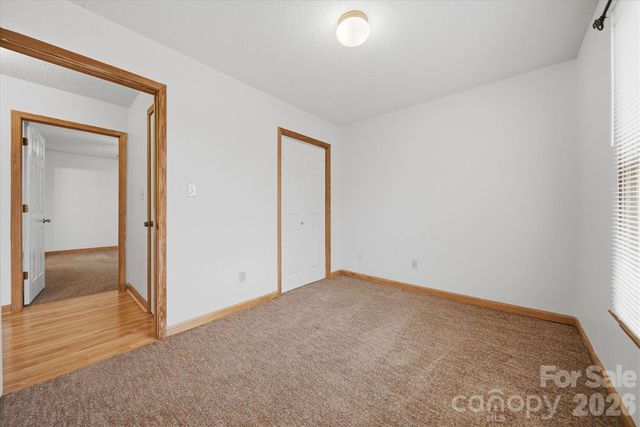 1118 St Michaels Drive SE, Conover, NC 28613