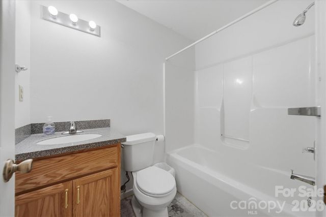 1118 St Michaels Drive SE, Conover, NC 28613