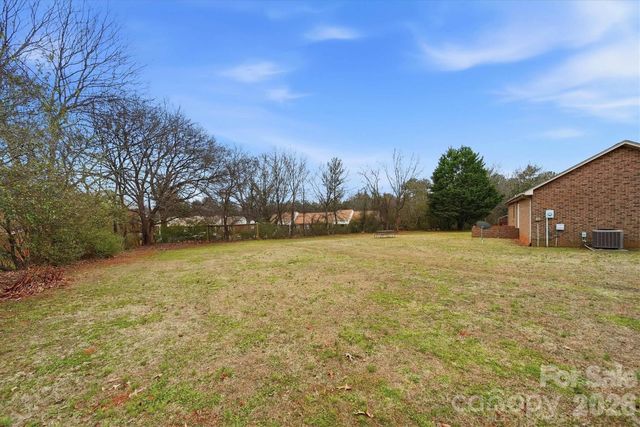 1118 St Michaels Drive SE, Conover, NC 28613