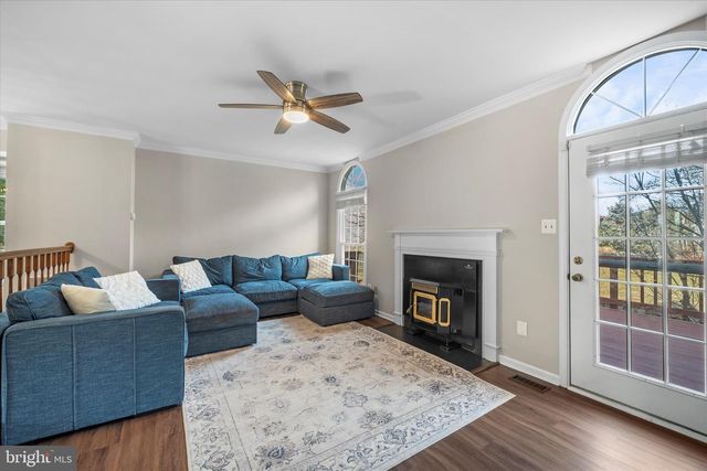 46868 RABBITRUN TER, Sterling, VA 20164