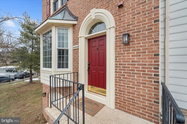 46868 RABBITRUN TER, Sterling, VA 20164