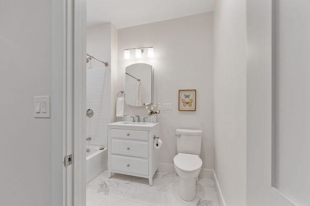 1246 Broadway 2, Somerville, MA 02144