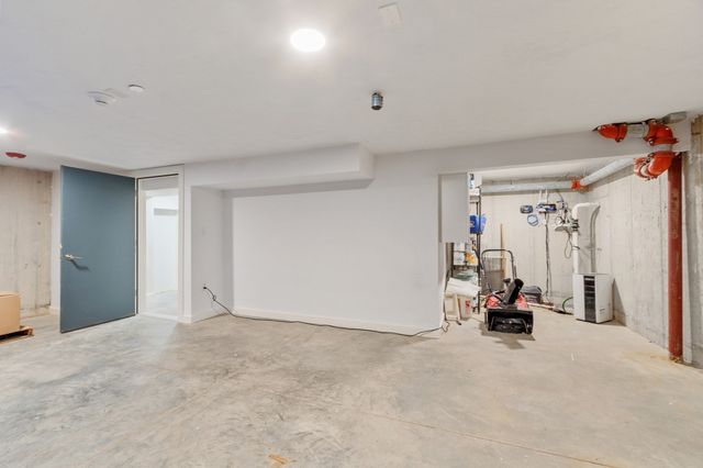 1246 Broadway 2, Somerville, MA 02144
