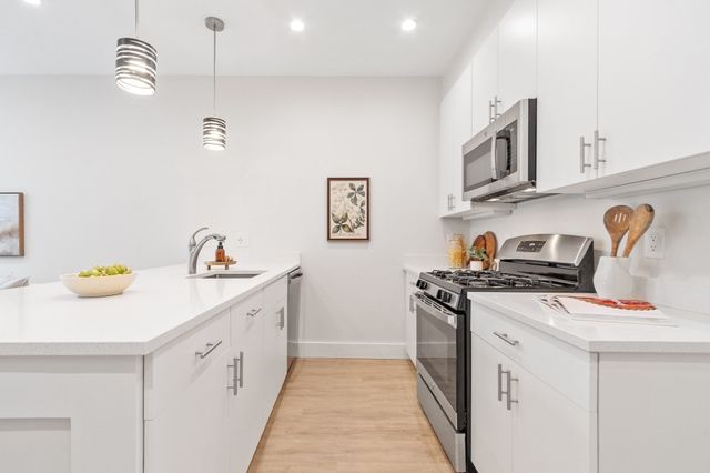 1246 Broadway 2, Somerville, MA 02144