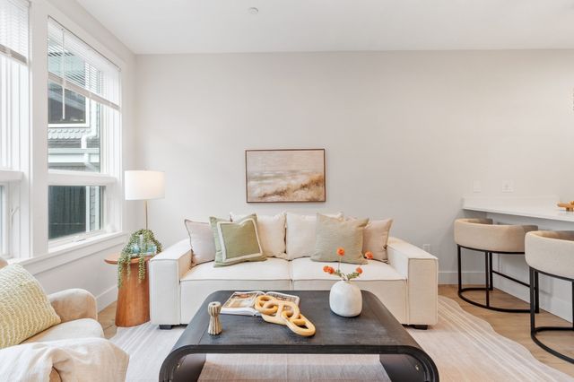 1246 Broadway 2, Somerville, MA 02144