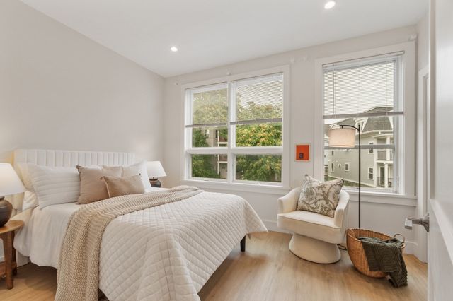 1246 Broadway 2, Somerville, MA 02144