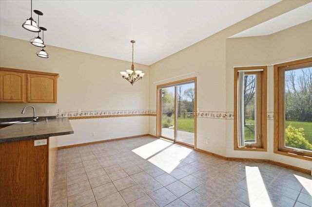 437 Emerald Hills DRIVE, Fredonia, WI 53021