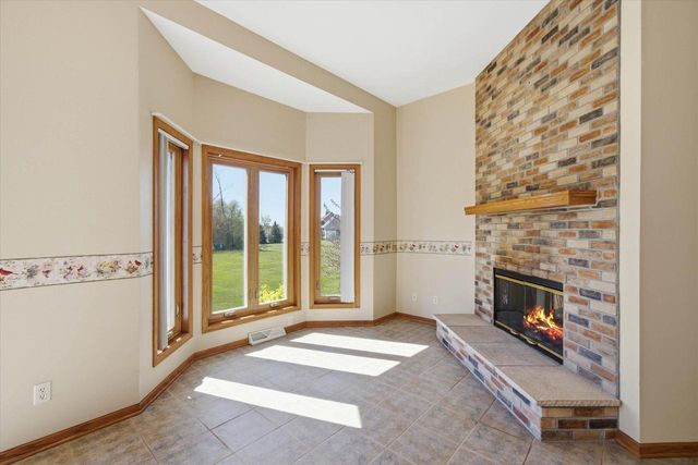 437 Emerald Hills DRIVE, Fredonia, WI 53021