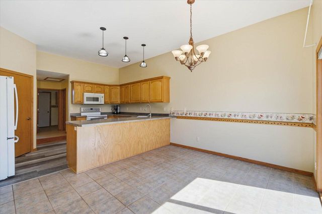 437 Emerald Hills DRIVE, Fredonia, WI 53021