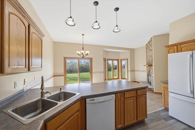437 Emerald Hills DRIVE, Fredonia, WI 53021