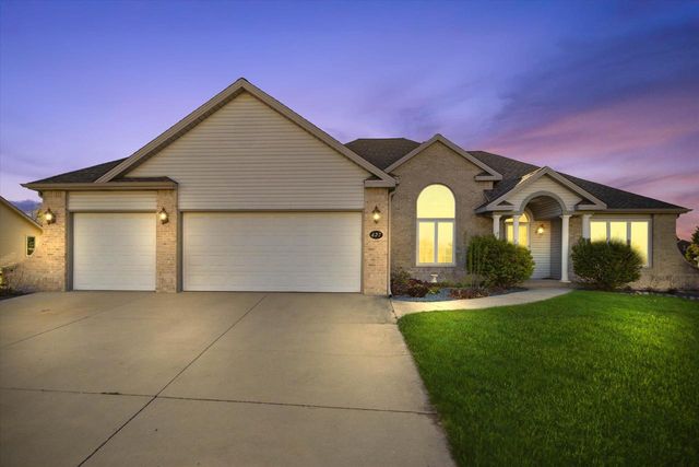 437 Emerald Hills DRIVE, Fredonia, WI 53021