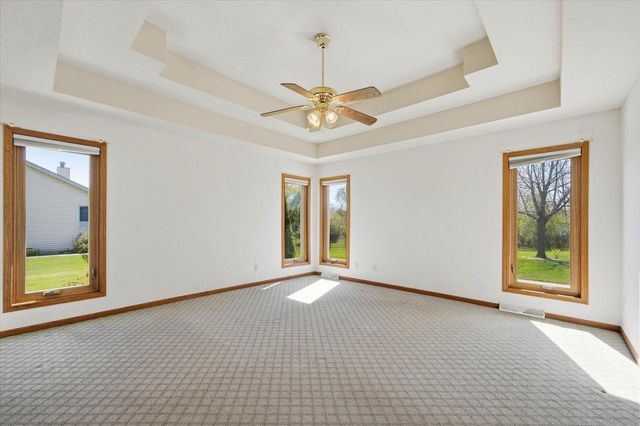 437 Emerald Hills DRIVE, Fredonia, WI 53021